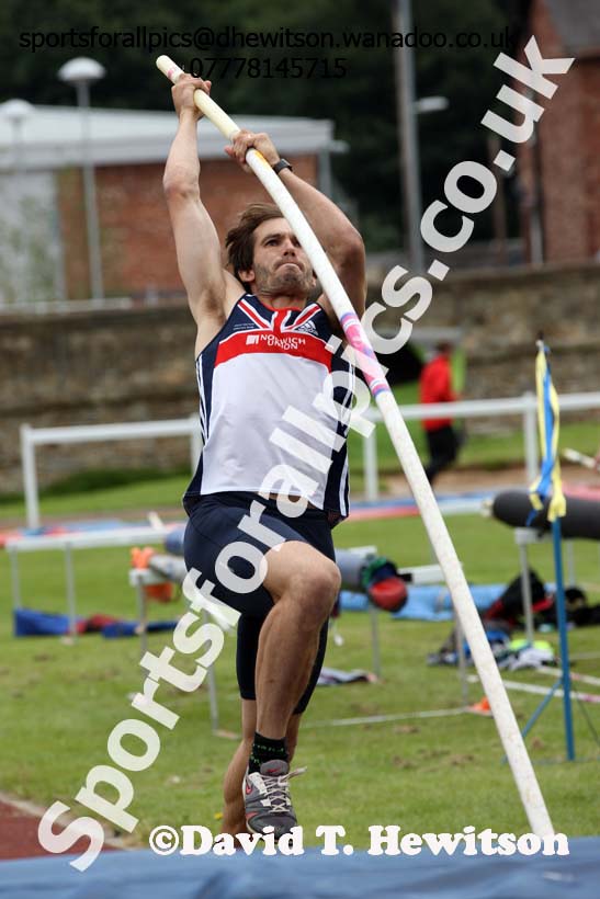 Senior mens pole vault, EAP International Combined Events, Hexham Northumberland. Photo: David T. Hewitson/Sports for All Pics